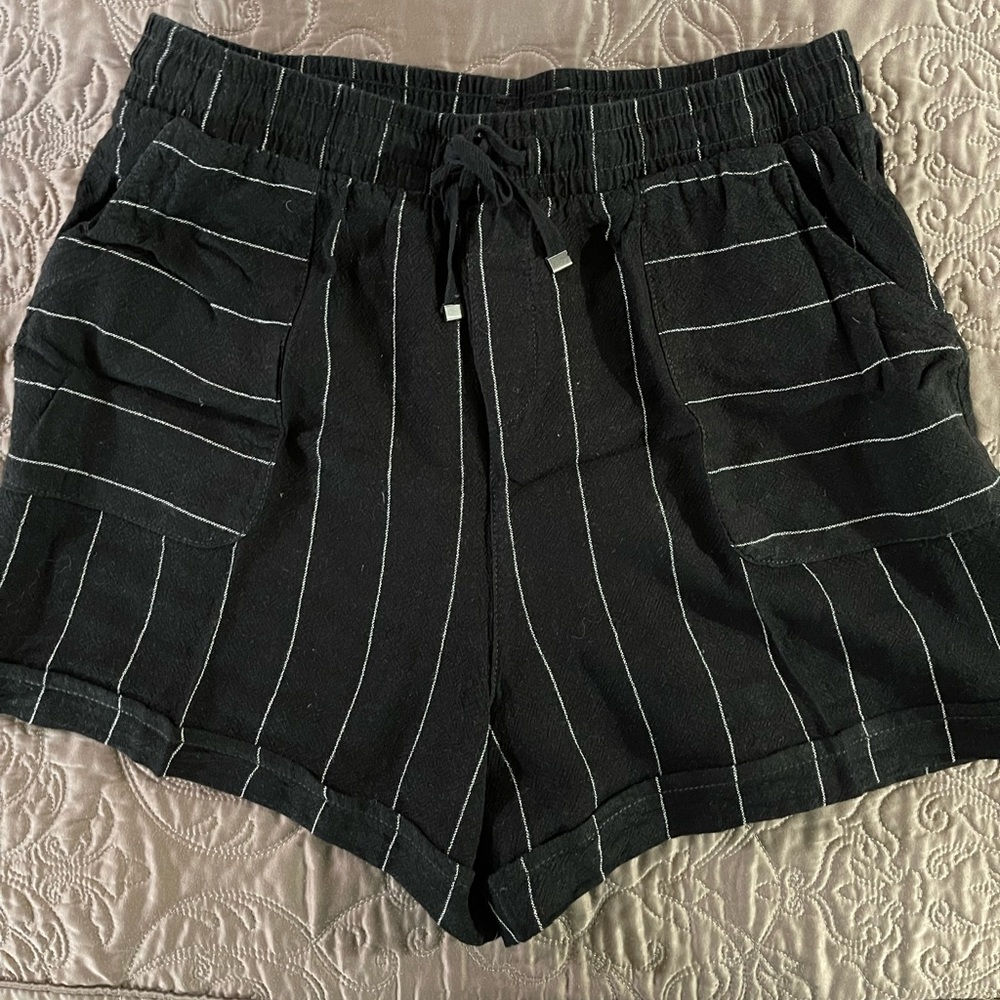 Linen shorts